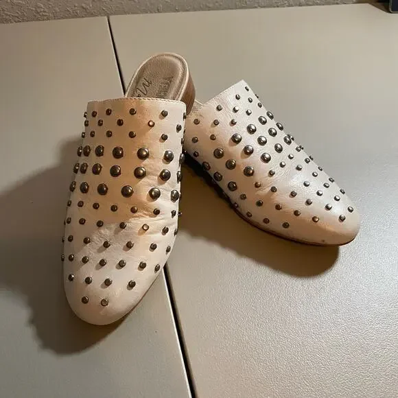 Amuse Society X Mattise Womens 9.5 Off White Heeled Mule Silver Studs Slip on - Picture 8 of 8